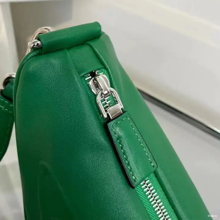2212HT0001 Prada Bag 0617